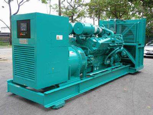 定城镇如何选择适合 100KW 发电机的电缆长度？