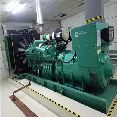 定城镇调压板是如何实现保护发电机的？
